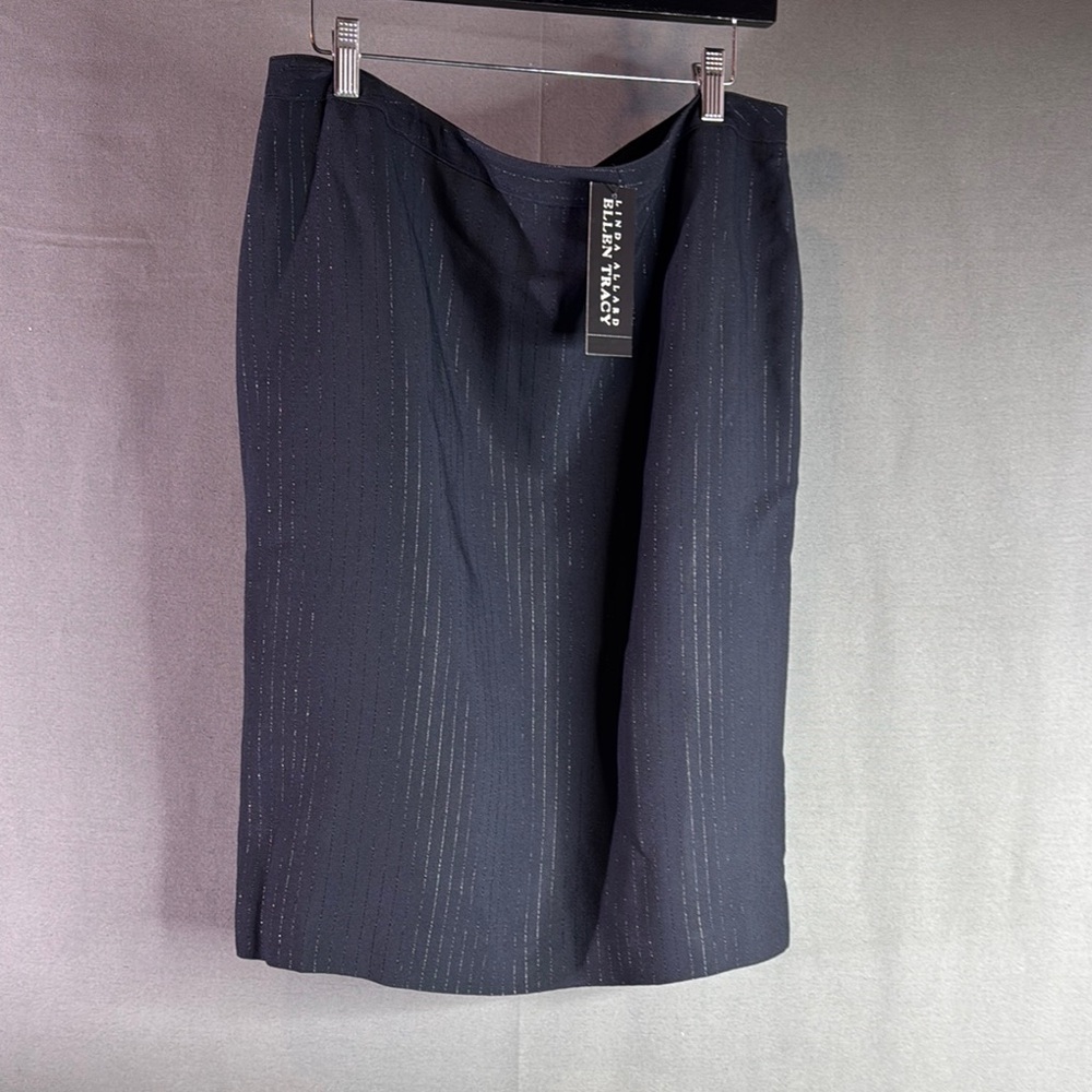 Ellen Tracy, Elegant Black Skirt size 16